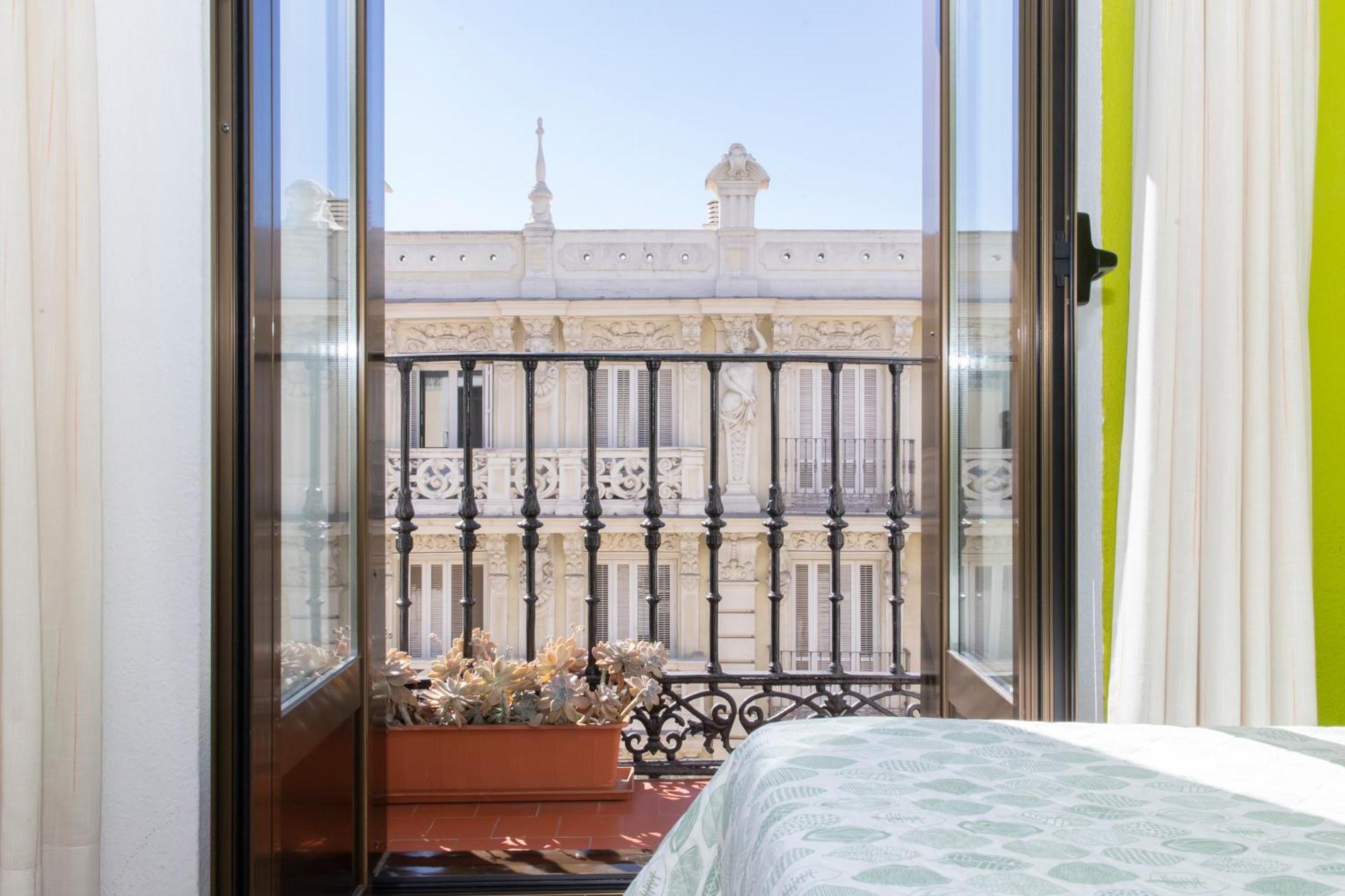 Quarto com Cama de Casal ou 2 de Solteiro